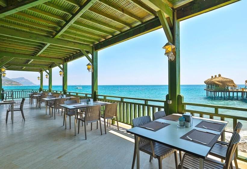 Crystal Flora Beach Resort - Ultimate All Inclusive