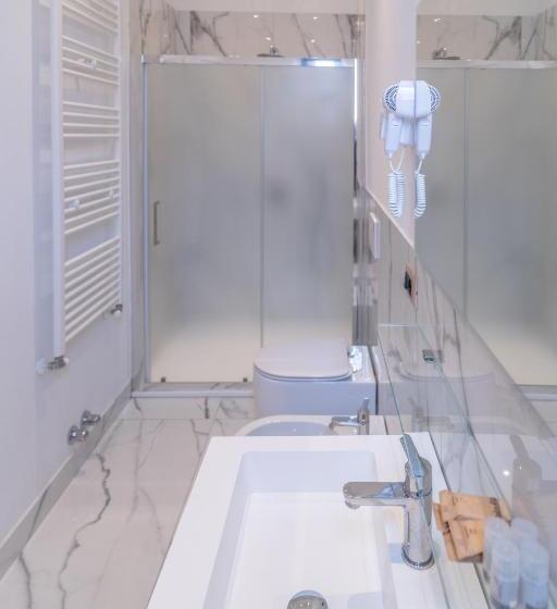 Globo Suite Correnti Hotels