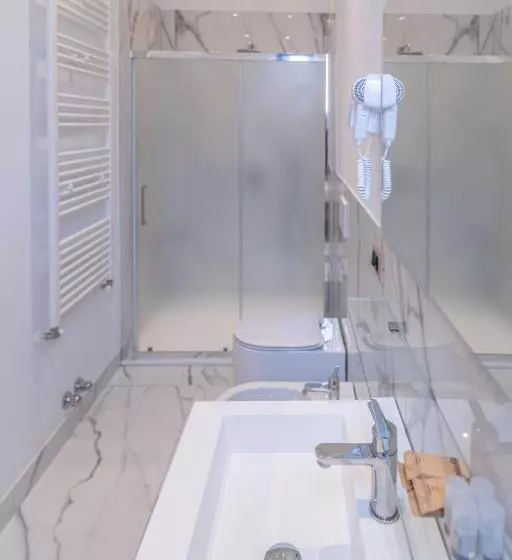 Globo Suite Correnti Hotels