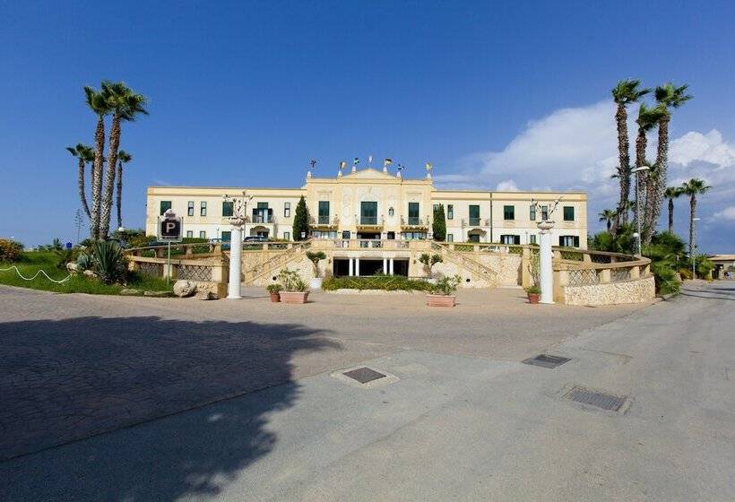 فندق Delfino Beach