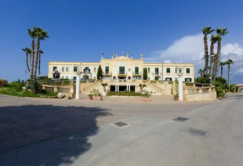 فندق Delfino Beach