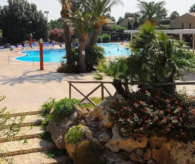 فندق Delfino Beach