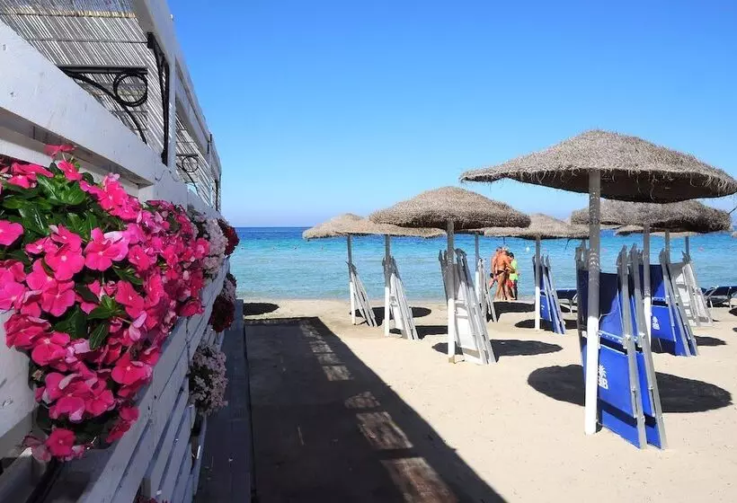 فندق Delfino Beach