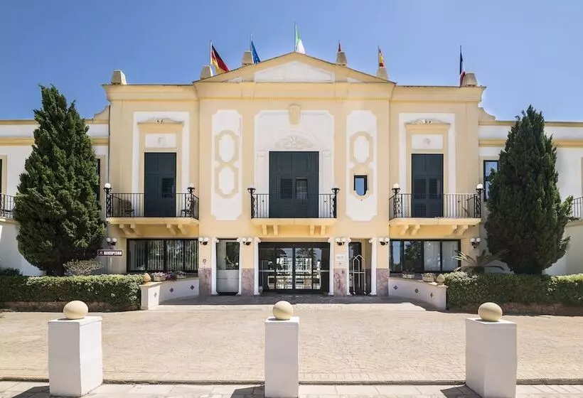 فندق Delfino Beach