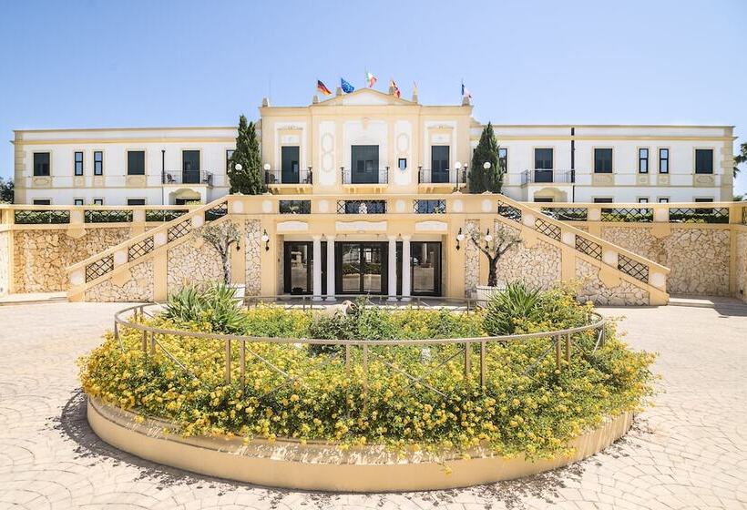 فندق Delfino Beach