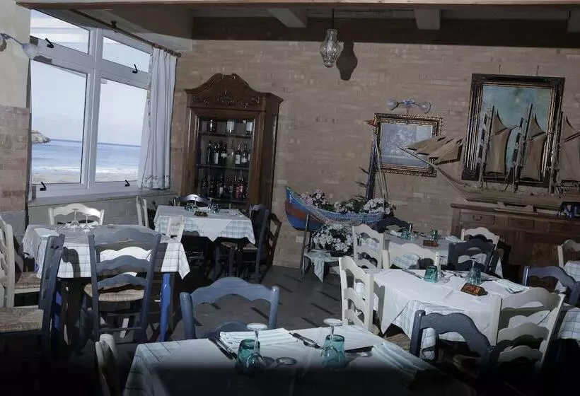 فندق Delfino Beach