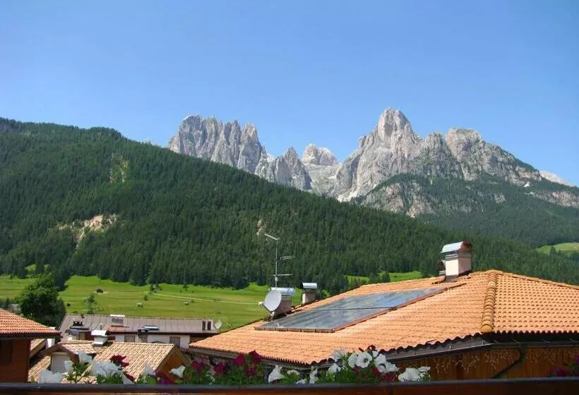 فندق Nès Crépes