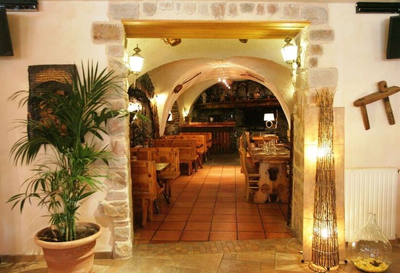 酒店 Hôtel Restaurant & Spa Les Autanes