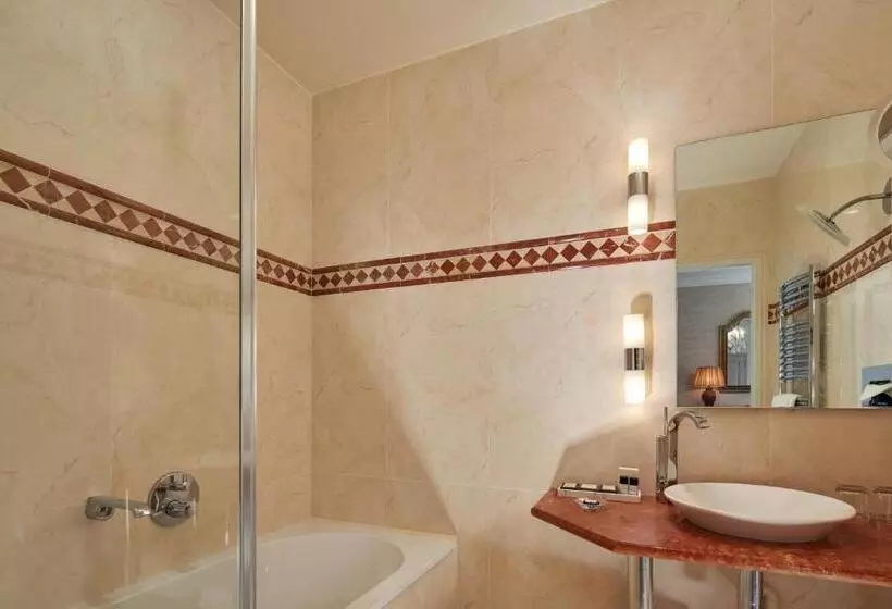 Отель Le Clos De Bourgogne