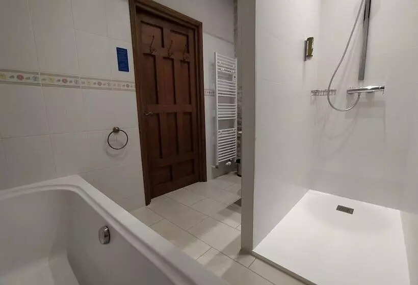 酒店 Hôtel Le Manoir De Mathan Crépon à La Campagne 5 Mn D Arromanches Et 10 Mn De Bayeux