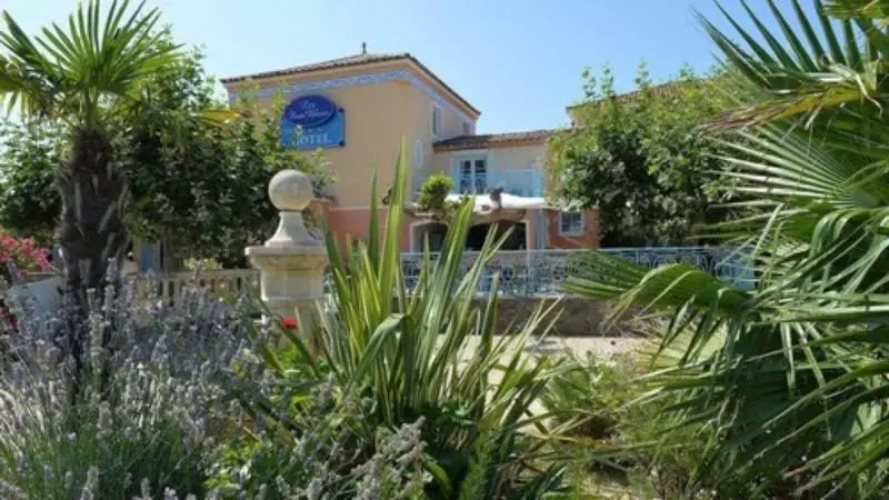 Hotel Les Flots Bleus