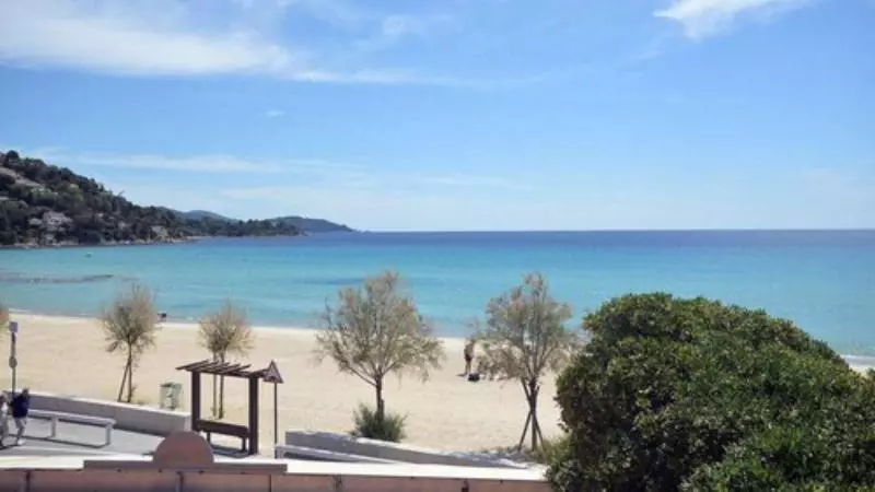 Hotel Les Flots Bleus