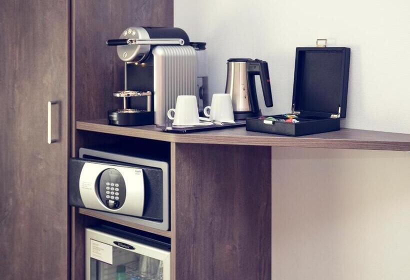 Отель Mercure Lyon Est Chaponnay