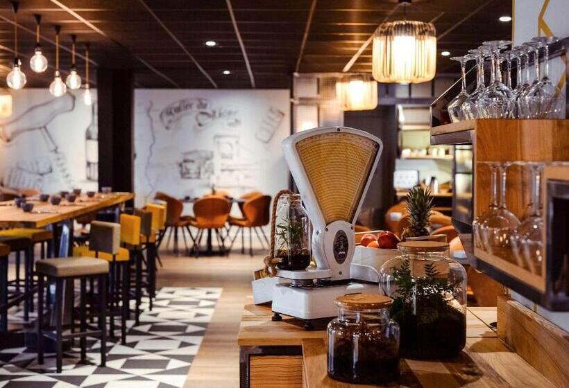 Отель Mercure Lyon Est Chaponnay