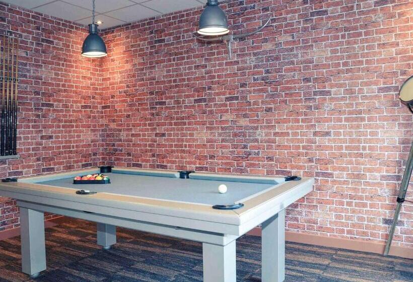 Отель Mercure Lyon Est Chaponnay