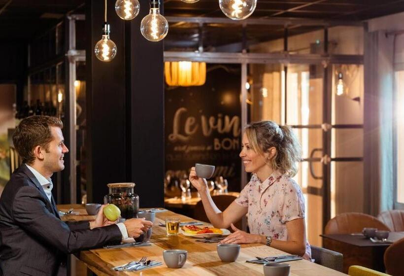 Отель Mercure Lyon Est Chaponnay