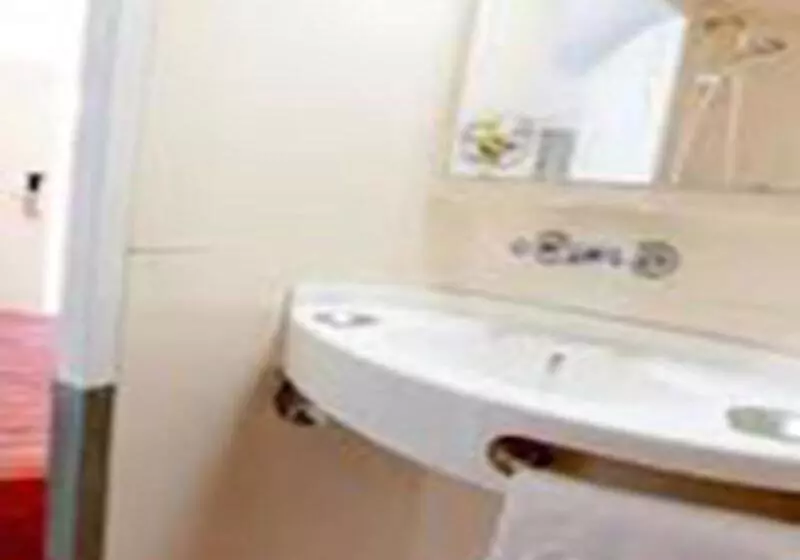 Отель Premiere Classe Toulon La Seyne Sur Mer