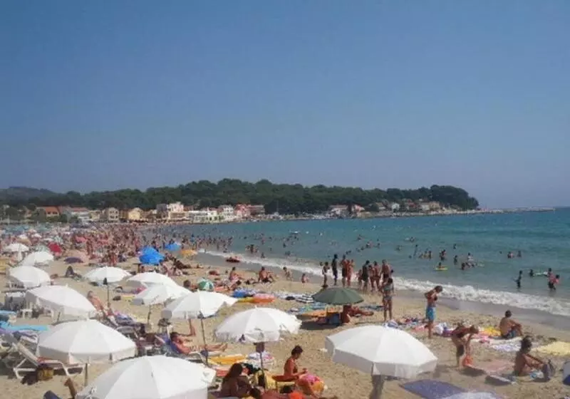 Отель Premiere Classe Toulon La Seyne Sur Mer