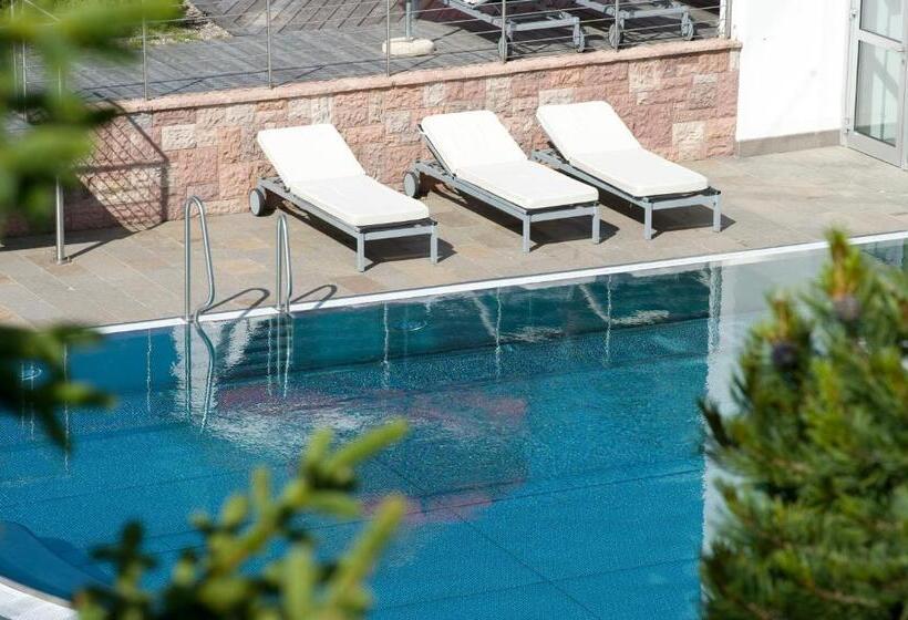 هتل Seiser Alm Urthaler