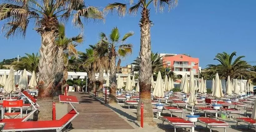 酒店 Valentino Spa Resort