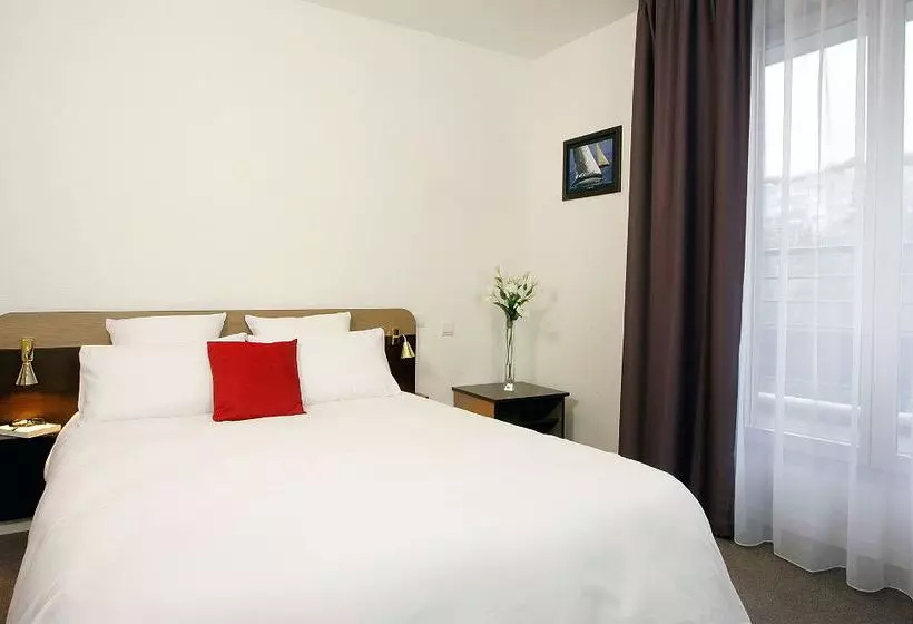 Comfort Suites Le Port Marly Paris Ouest