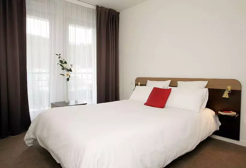 Comfort Suites Le Port Marly Paris Ouest
