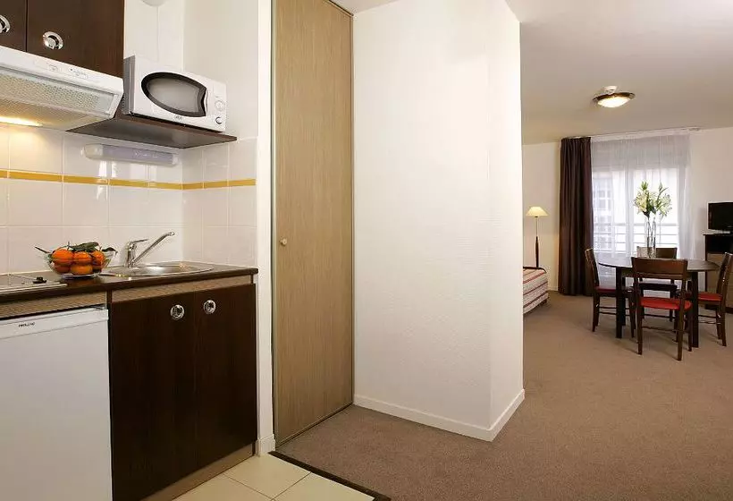 Comfort Suites Le Port Marly Paris Ouest