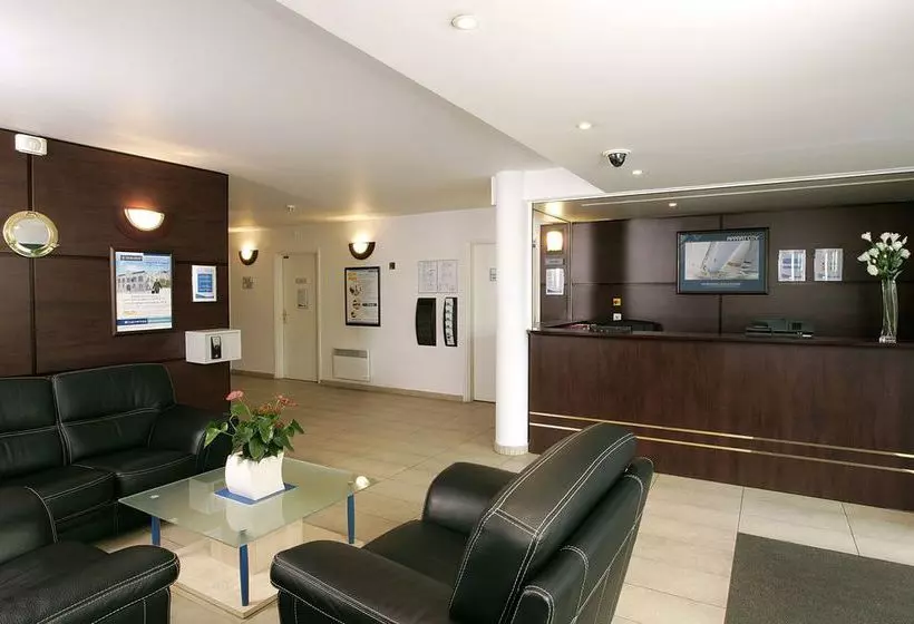 Comfort Suites Le Port Marly Paris Ouest