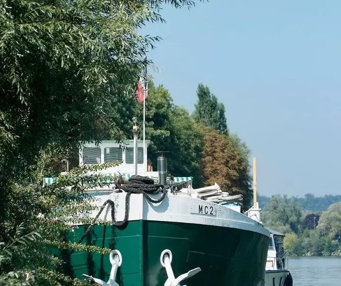 Comfort Suites Le Port Marly Paris Ouest