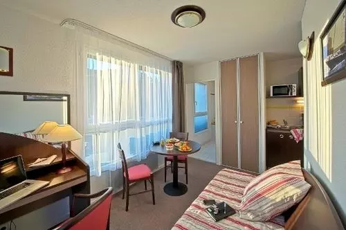 Comfort Suites Le Port Marly Paris Ouest