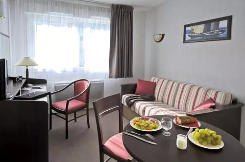 Comfort Suites Le Port Marly Paris Ouest