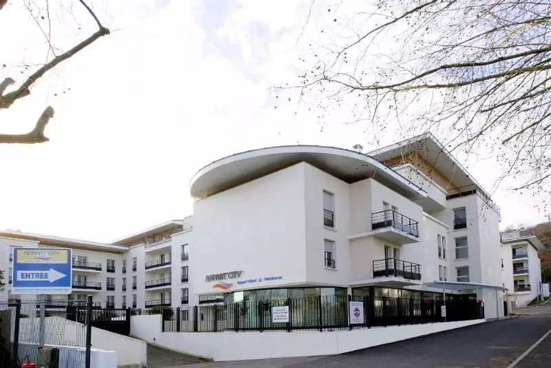 Comfort Suites Le Port Marly Paris Ouest