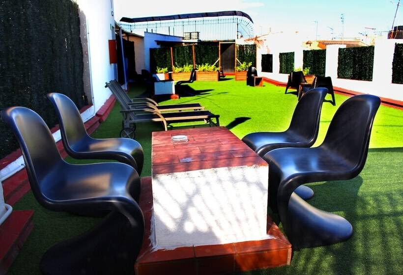 مسافرخانه Casa Gardenia