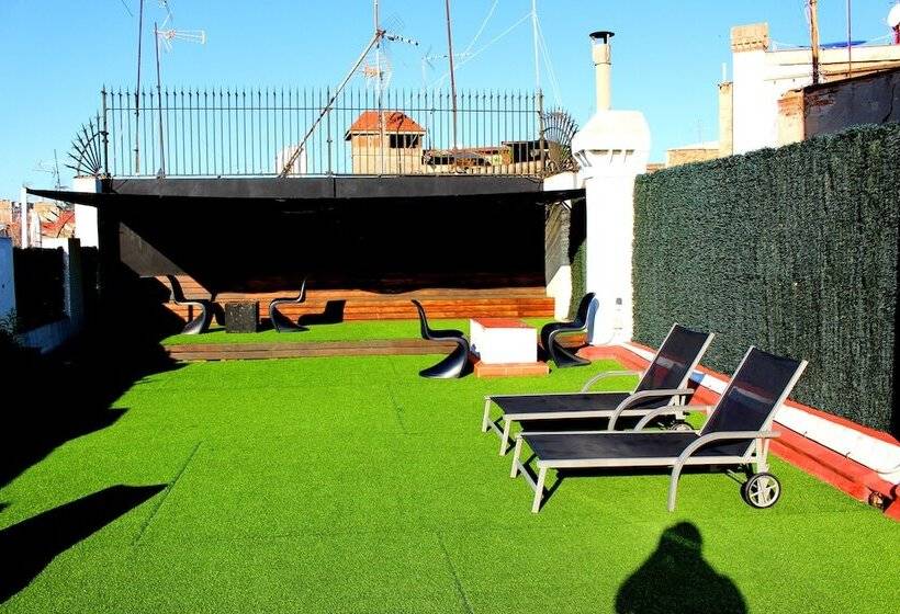 مسافرخانه Casa Gardenia