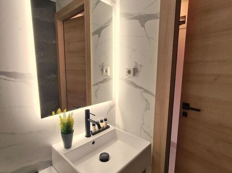 مسافرخانه Casa Gardenia