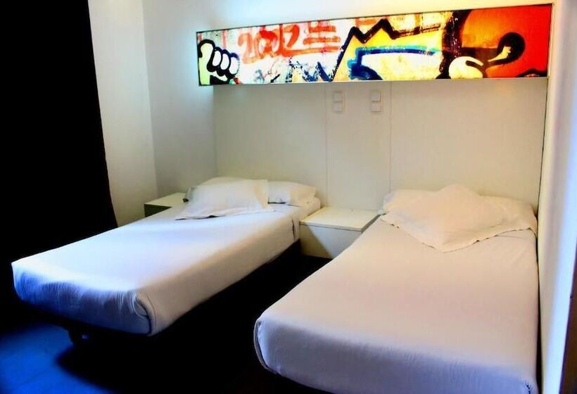 مسافرخانه Casa Gardenia