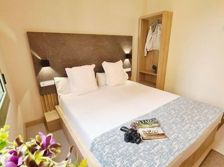 مسافرخانه Casa Gardenia