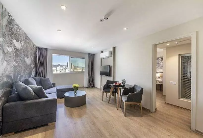 هتل Almond Business