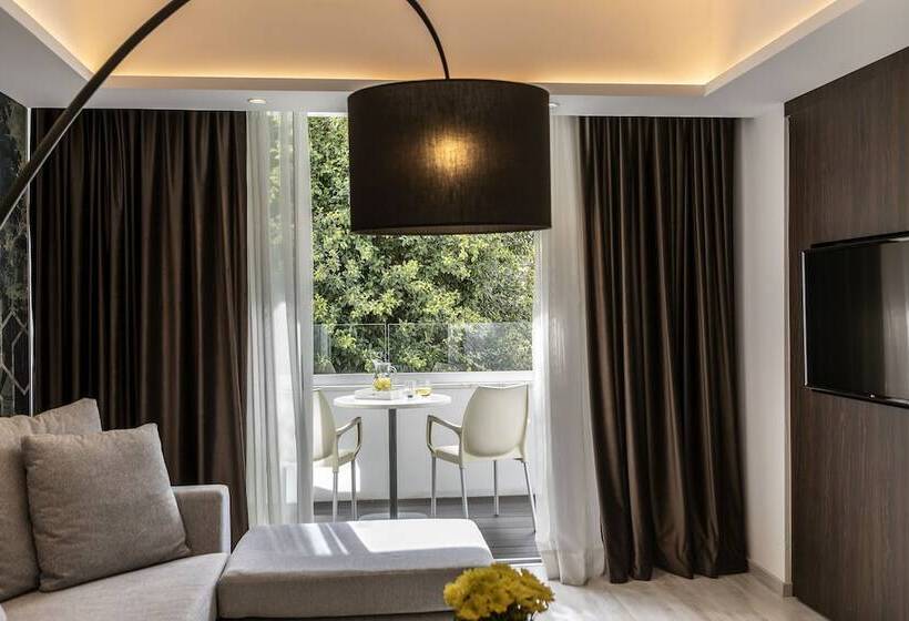 هتل Almond Business