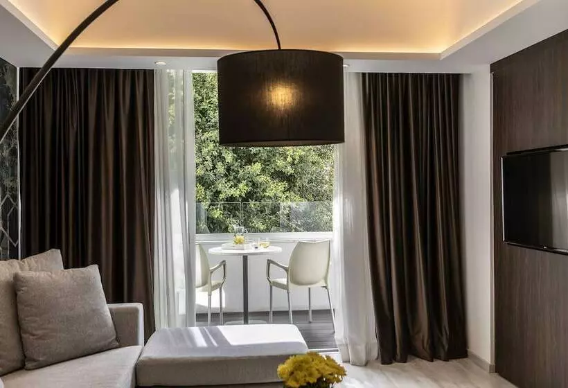 هتل Almond Business