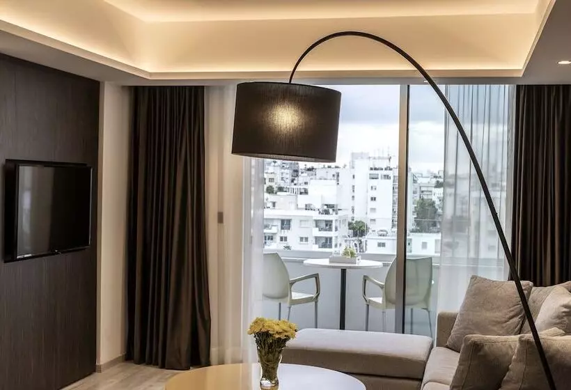 هتل Almond Business