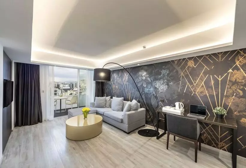 هتل Almond Business