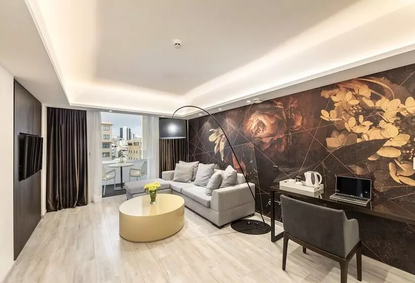 هتل Almond Business