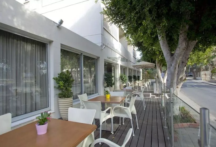 هتل Almond Business