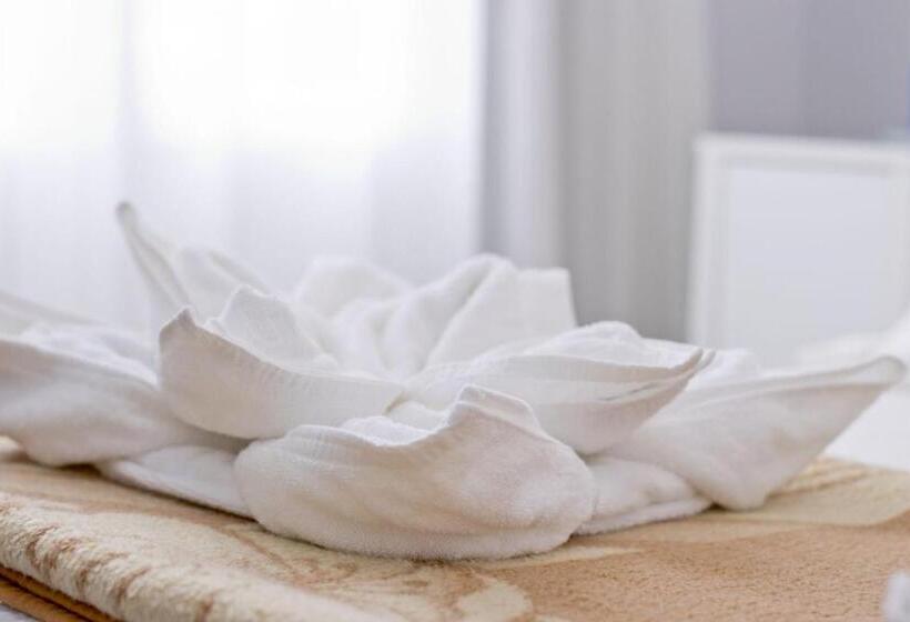 Отель Barcelona City