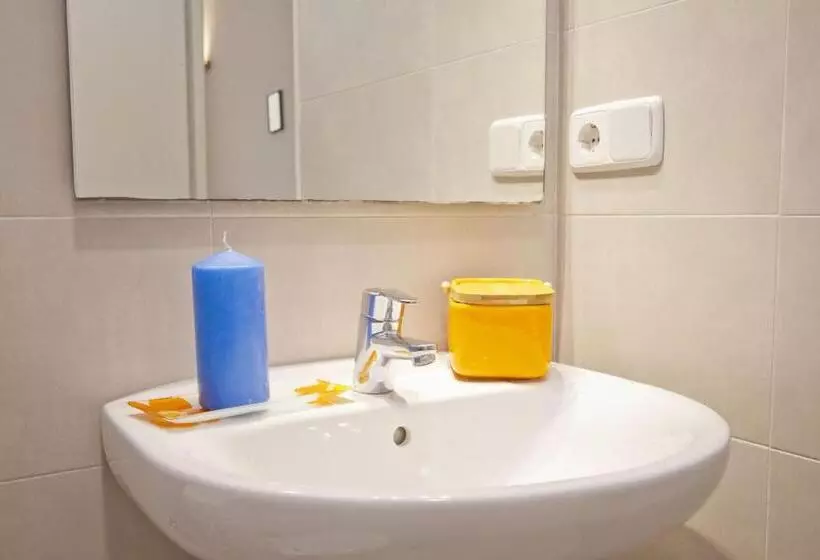 Отель Barcelona City