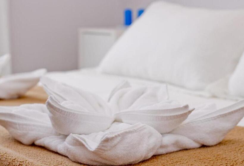 Отель Barcelona City