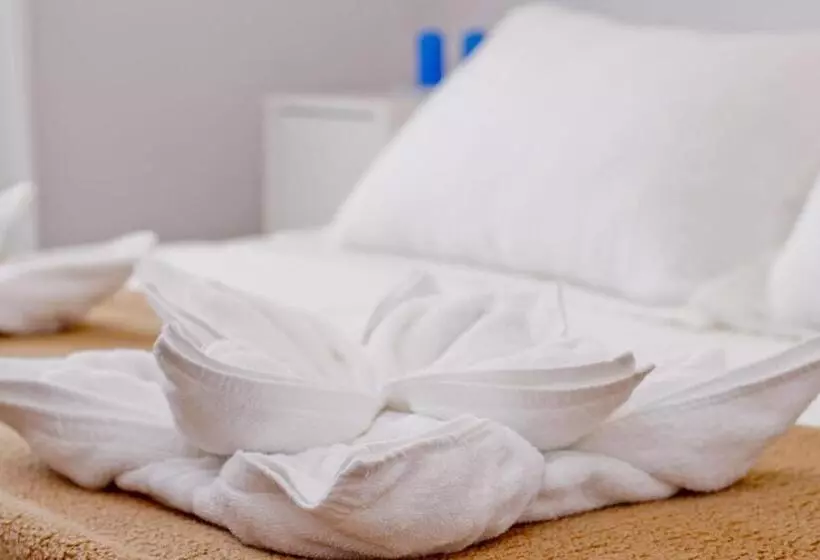 Отель Barcelona City