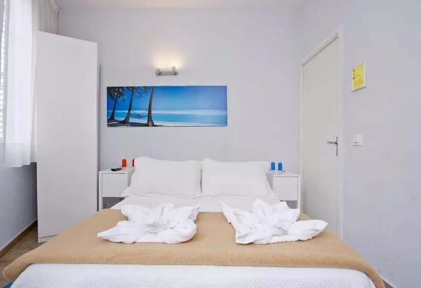 Отель Barcelona City