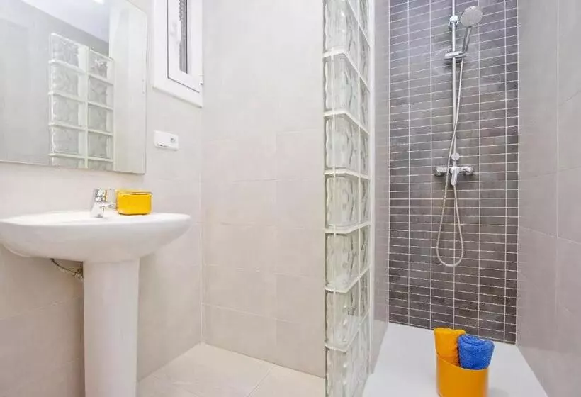 Отель Barcelona City